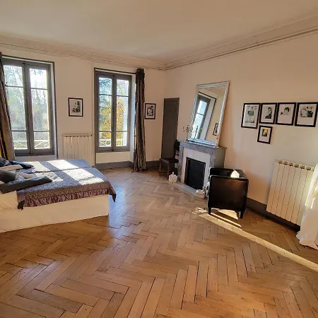 Konukevi Le Temps Des Cerises 3*